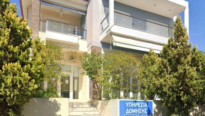 Σύλληψη πρώην δημάρχου και υπάλληλων πολεοδομίας