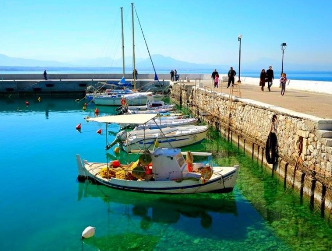 Πολύ καλά πήγε η μέρα για ψαρά στο λιμάνι Λουτρακίου(ΦΩΤΟ)